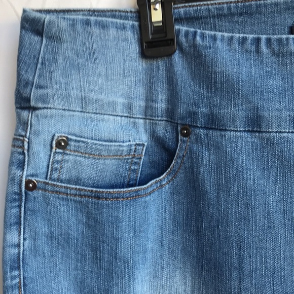 Chadwicks of Boston blue high-rise pull-on crop jeans, 16T - Picture 4 of 10